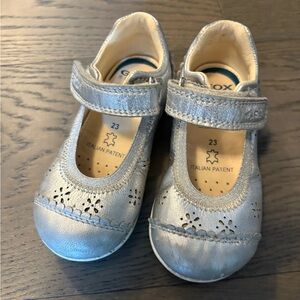 Geox girls / toddler shoes sz 6.5T EUC retail $134